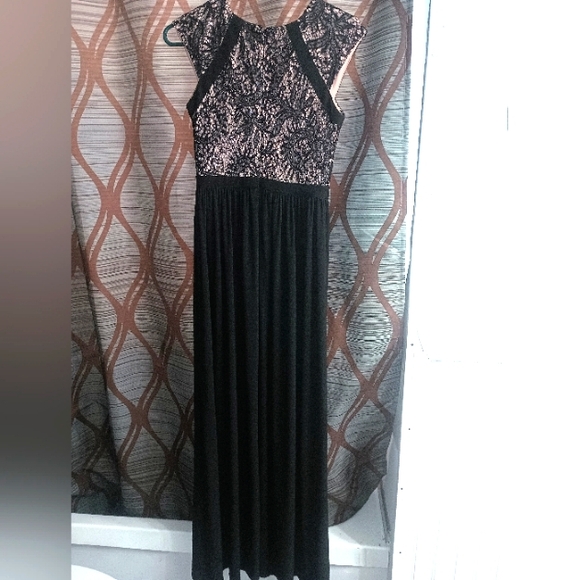 nw nightway Dresses & Skirts - Beautiful NW nightway woman's long dress size 4. Black